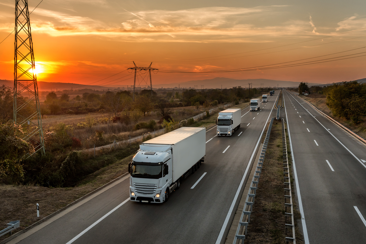 Can Trucks Drive in the Left Lane in Fort Worth, TX?